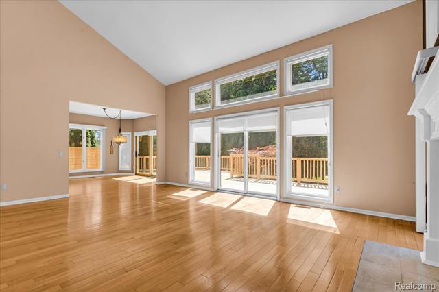 Builiding view twenty four for 1781 Westridge, Rochester, MI. 48306