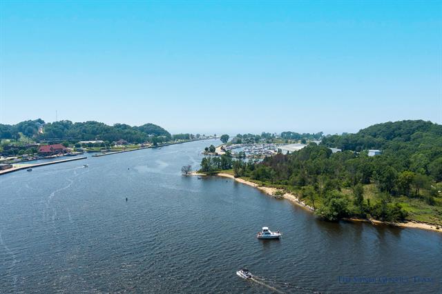 Builiding view forty for 218 Harbor, Grand Haven, MI. 49417