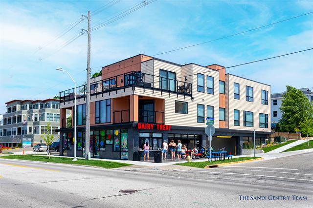 Builiding view six for 218 Harbor, Grand Haven, MI. 49417