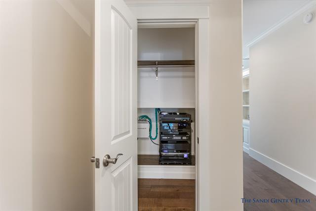 Builiding view thirty two for 218 Harbor, Grand Haven, MI. 49417