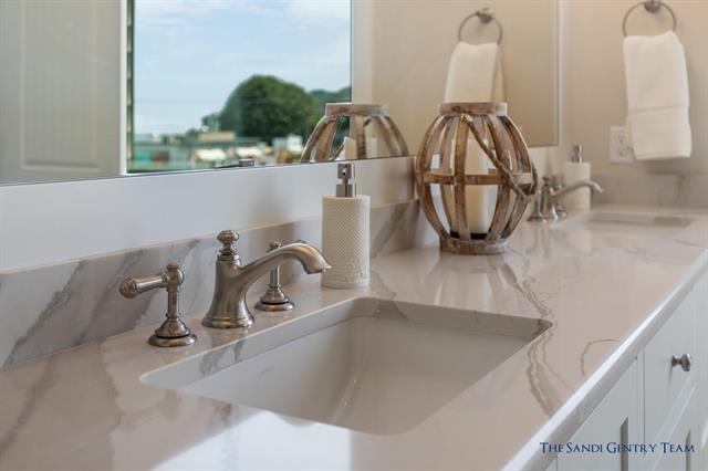 Builiding view twenty seven for 218 Harbor, Grand Haven, MI. 49417