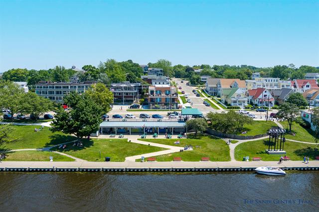 front view for 218 S Harbor Drive, Grand Haven, Mi. 49417