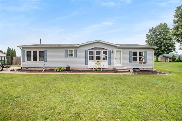 front view for 23316 North Shore Drive, Edwardsburg, Mi. 49112