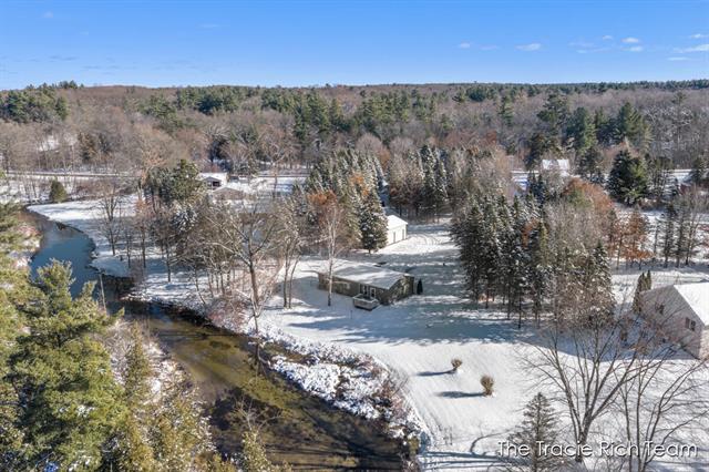 Builiding view twenty eight for 11582 Riehl, Greenville, MI. 48838