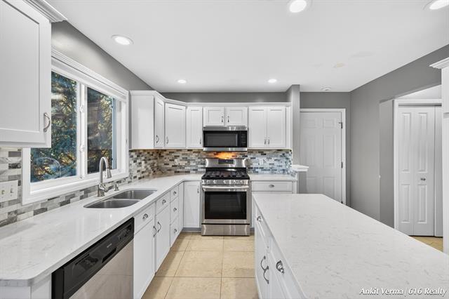 Builiding view twelve for 3668 Running Brook, Grand Rapids, MI. 49512