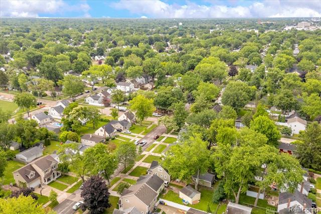 Builiding view thirty four for 2957 Thomas, Berkley, MI. 48072