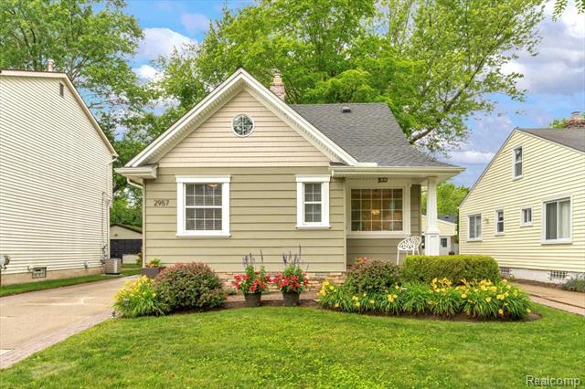 front view for 2957 Thomas Ave, Berkley, Mi. 48072