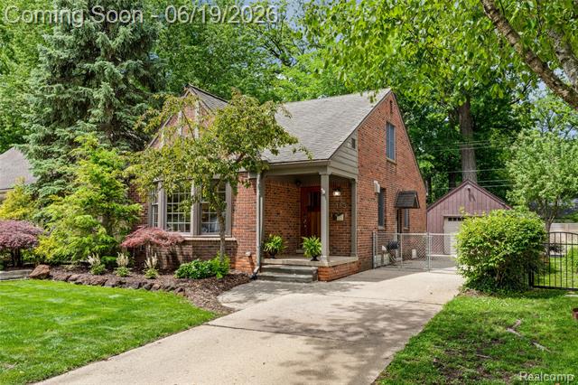Builiding view one for 1113 Fernwood, Royal Oak, MI. 48067