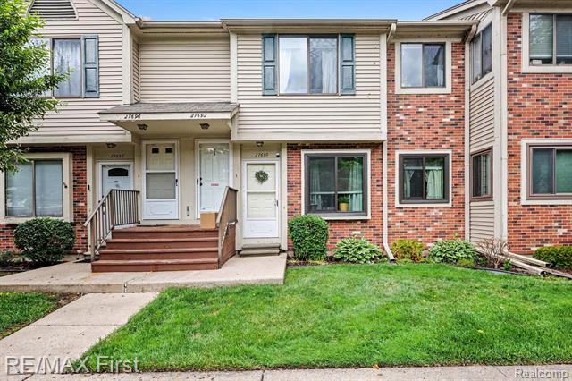front view for 27690 Harrison Woods Lane, Harrison Township, Mi. 48045