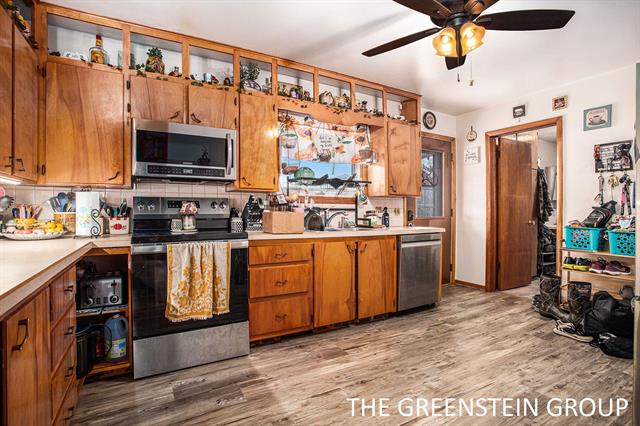 Builiding view six for 1950 Dowling, Hastings, MI. 49058