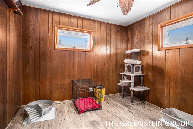 Builiding view thirteen for 1950 Dowling, Hastings, MI. 49058