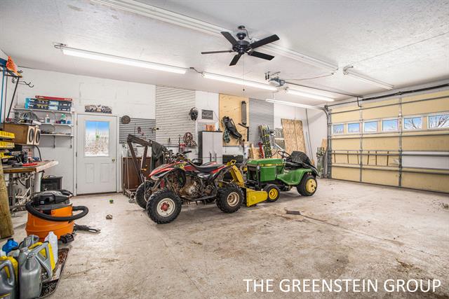 Builiding view twenty four for 1950 Dowling, Hastings, MI. 49058