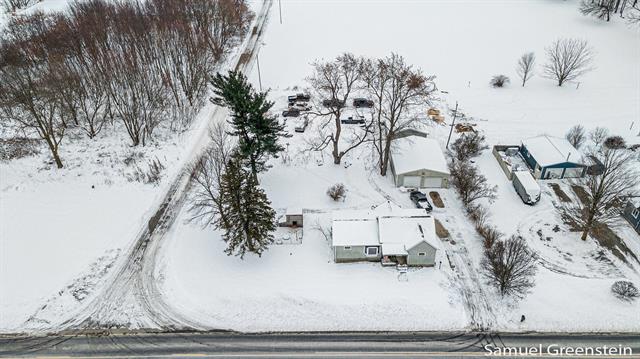 Builiding view twenty seven for 1950 Dowling, Hastings, MI. 49058