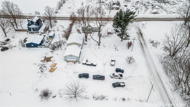 Builiding view twenty six for 1950 Dowling, Hastings, MI. 49058
