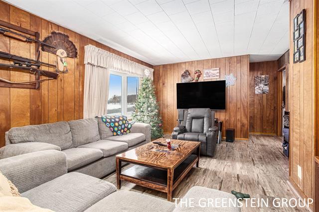 Builiding view two for 1950 Dowling, Hastings, MI. 49058