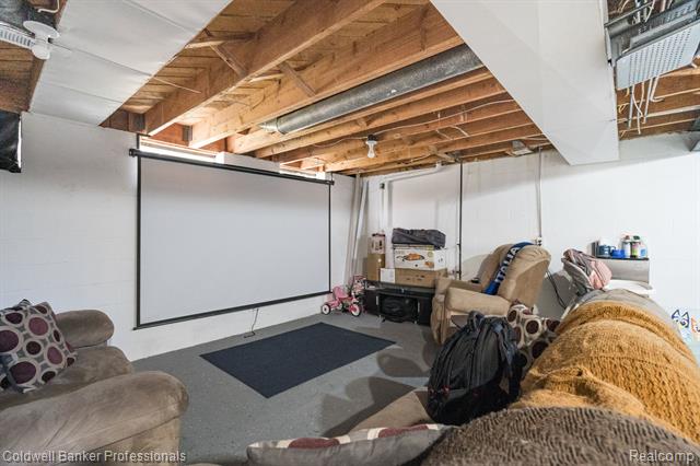 Builiding view fourteen for 17377 Avilla, Southfield, MI. 48076