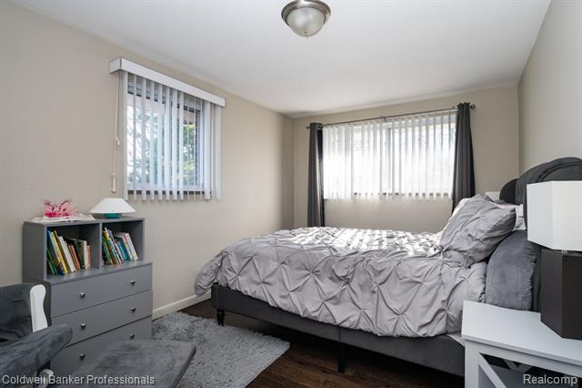 Builiding view nine for 17377 Avilla, Southfield, MI. 48076