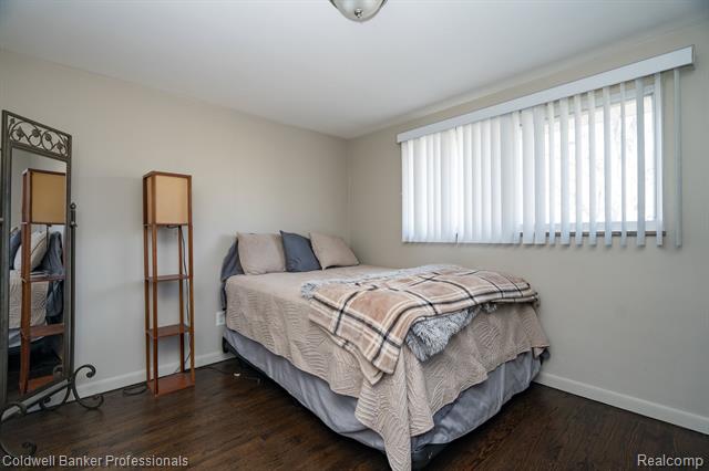 Builiding view ten for 17377 Avilla, Southfield, MI. 48076