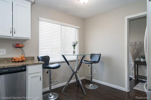 Builiding view three for 17377 Avilla, Southfield, MI. 48076