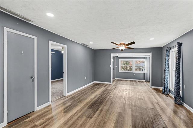 Builiding view five for 211 North Dr, Brooklyn, MI. 49230