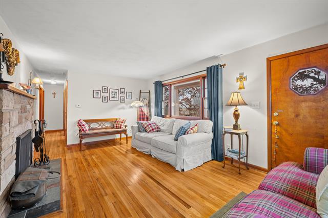 Builiding view eleven for 5770 Us 12, Buchanan, MI. 49107