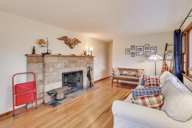 Builiding view ten for 5770 Us 12, Buchanan, MI. 49107