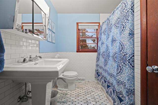 Builiding view twenty eight for 5770 Us 12, Buchanan, MI. 49107