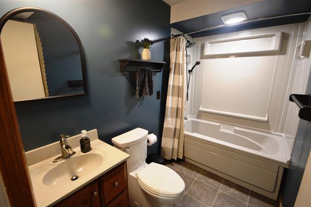 Builiding view forty three for 70631 Sunrise, Edwardsburg, MI. 49112