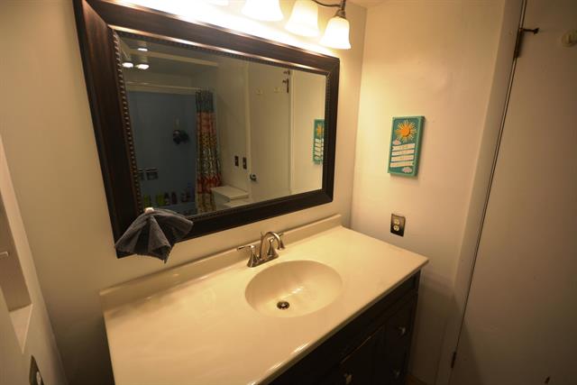 Builiding view thirty two for 70631 Sunrise, Edwardsburg, MI. 49112