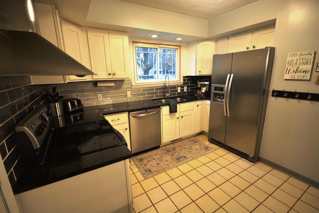 Builiding view twenty one for 70631 Sunrise, Edwardsburg, MI. 49112