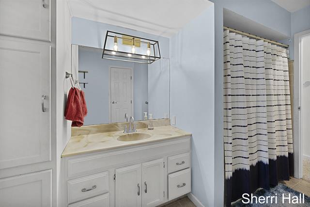 Builiding view ten for 11632 Woodgate, Grand Rapids, MI. 49534