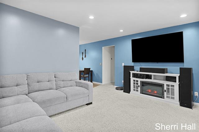 Builiding view two for 11632 Woodgate, Grand Rapids, MI. 49534