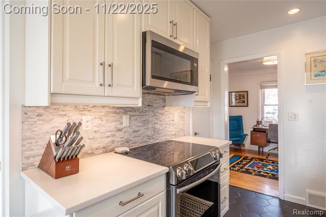 Builiding view fifteen for 1217 Mayfield, Royal Oak, MI. 48067