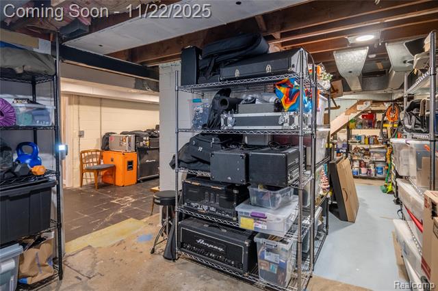 Builiding view thirty two for 1217 Mayfield, Royal Oak, MI. 48067