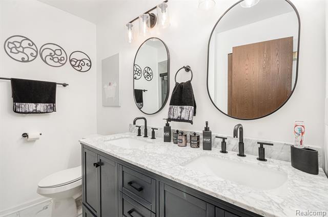 Builiding view eleven for 27875 Berrywood, Farmington, MI. 48334