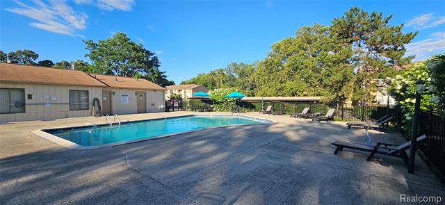 Builiding view fifteen for 27875 Berrywood, Farmington, MI. 48334