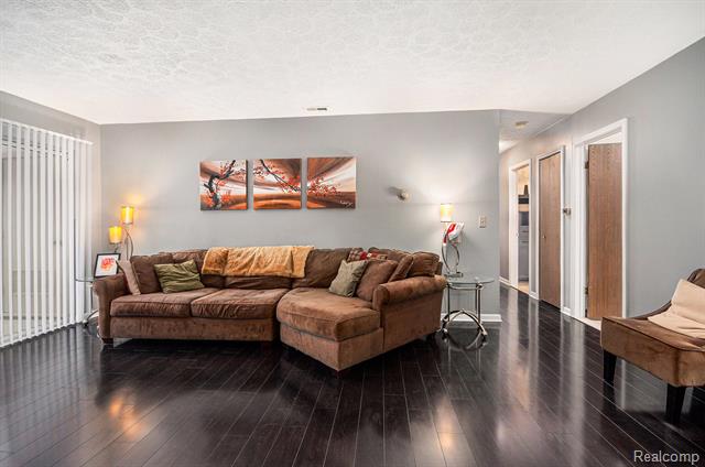 Builiding view four for 27875 Berrywood, Farmington, MI. 48334