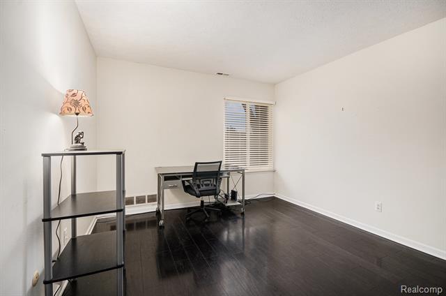 Builiding view nine for 27875 Berrywood, Farmington, MI. 48334