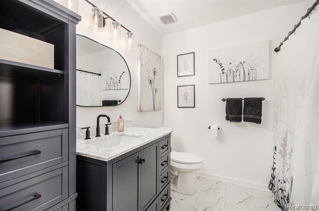 Builiding view twelve for 27875 Berrywood, Farmington, MI. 48334