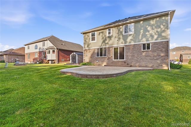 Builiding view thirty two for 38124 Cobble Creek, Sterling Heights, MI. 48312