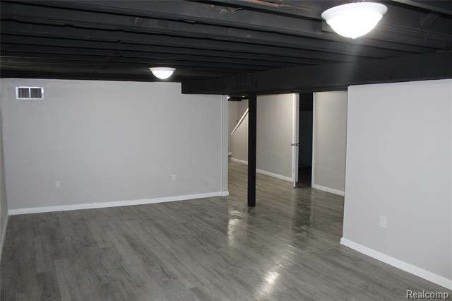 Builiding view thirty for 5543 Balfour, Detroit, MI. 48224