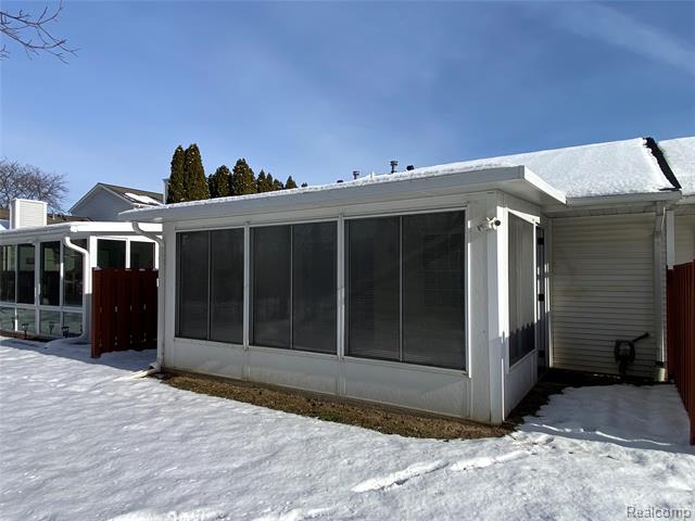 Builiding view twelve for 596 Yorkshire Sq, Milan, MI. 48160