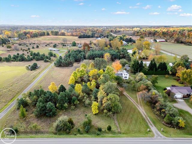 Builiding view fifty two for 2538 Burnside, North Branch, MI. 48461