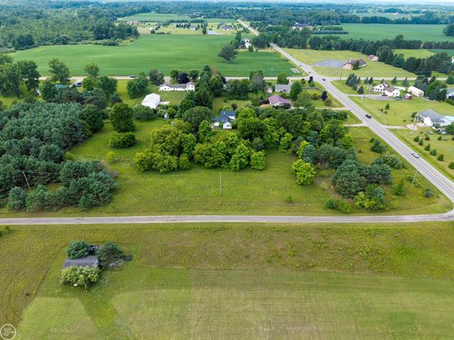 Builiding view forty eight for 2538 Burnside, North Branch, MI. 48461