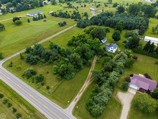 Builiding view forty one for 2538 Burnside, North Branch, MI. 48461