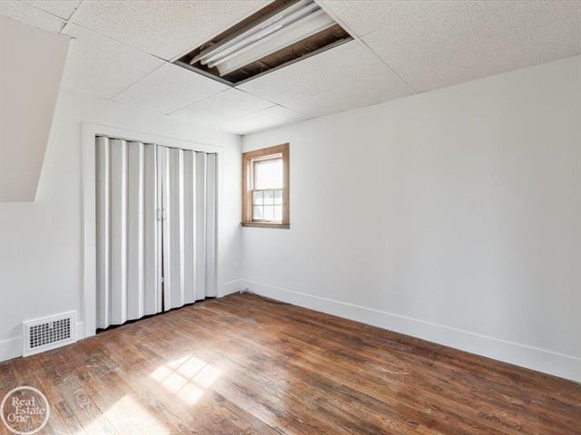 Builiding view fourteen for 2538 Burnside, North Branch, MI. 48461