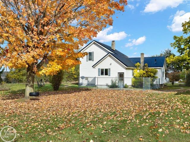 Builiding view nineteen for 2538 Burnside, North Branch, MI. 48461