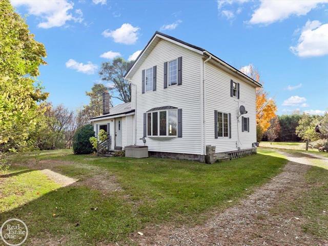 Builiding view one for 2538 Burnside, North Branch, MI. 48461