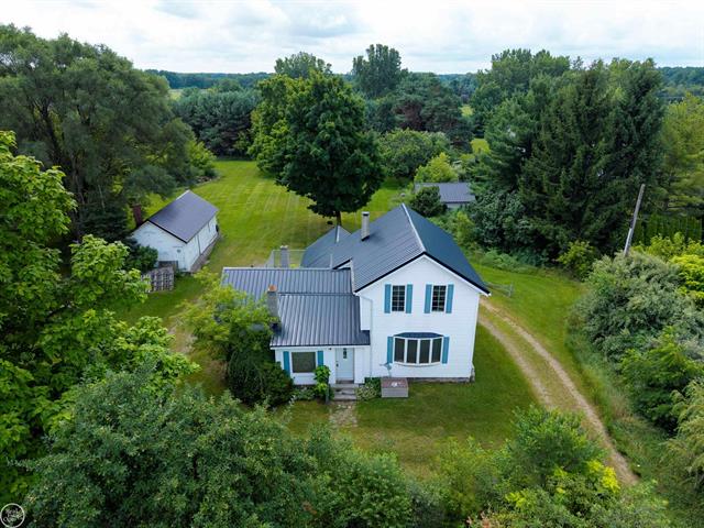 Builiding view seventeen for 2538 Burnside, North Branch, MI. 48461