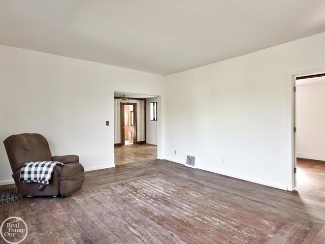 Builiding view thirteen for 2538 Burnside, North Branch, MI. 48461